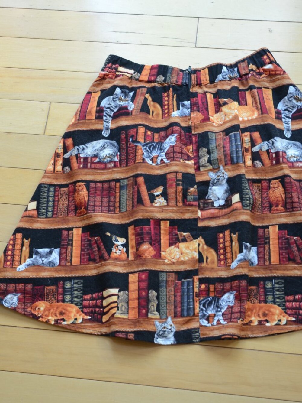 Retrolicious Cats in the Library A-line Skirt Size S - Picture 10 of 14